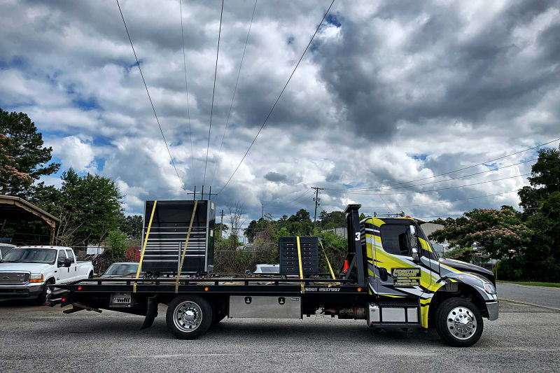 Ledbetter Wrecker Service | Toolbox Equipment Moving